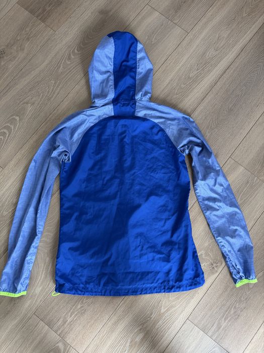 Жіноча вітровка для спорту Under Armour XS