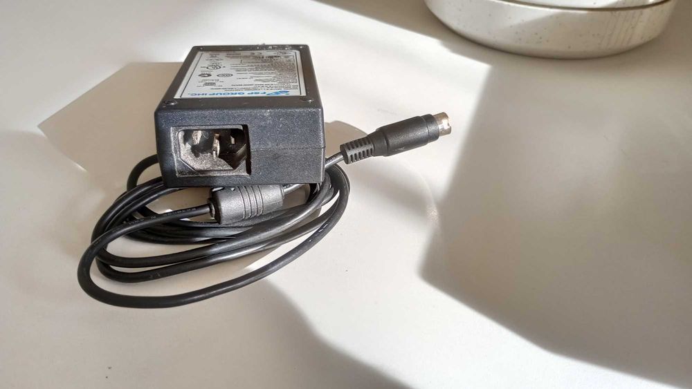 zasilacz 12v 5a (60W )