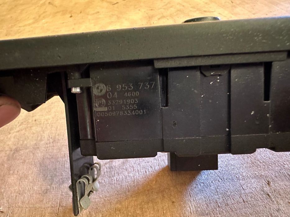 Botão de ligar as Luzes BMW E60 E61 520D 525D 530D 695.3737