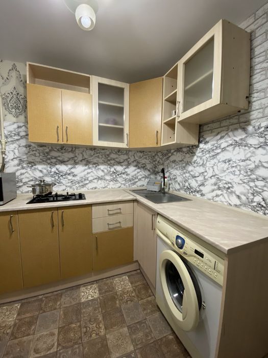 Сдаю в аренду по добово 2-кімнатну квартиру