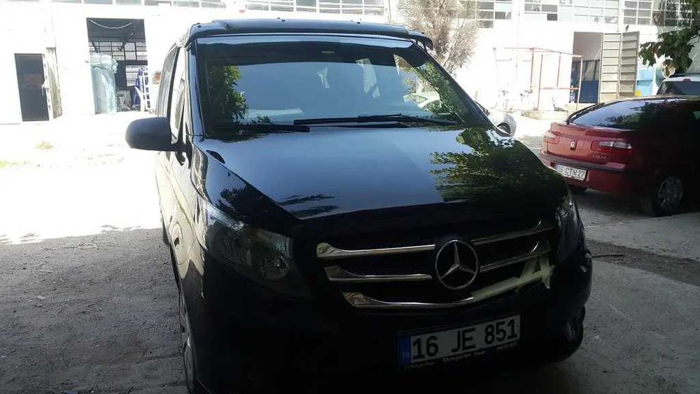Козырек на лобовое стекло Mercedes-Benz Vito Козирок на лобове скло