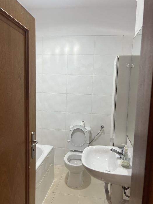 Arrendo T0 com cozinha equipada e contas incluidas