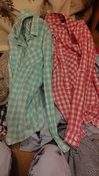 Одяг різний сорочки,блузи і т.д.