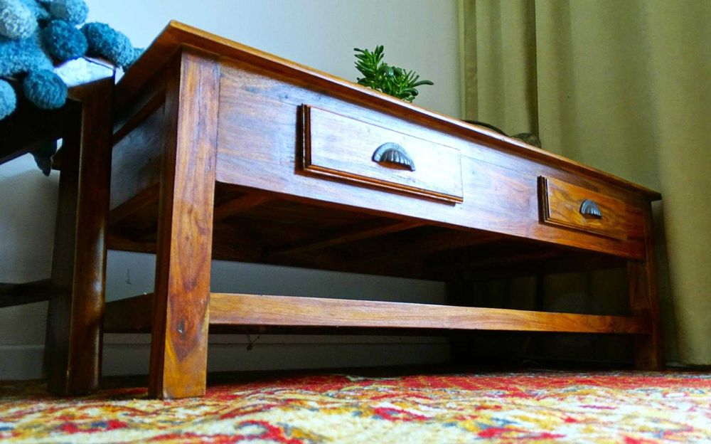 Ława / stolik kawowy z drewna egzotycznego z AlmiDecor w bdb. stanie!