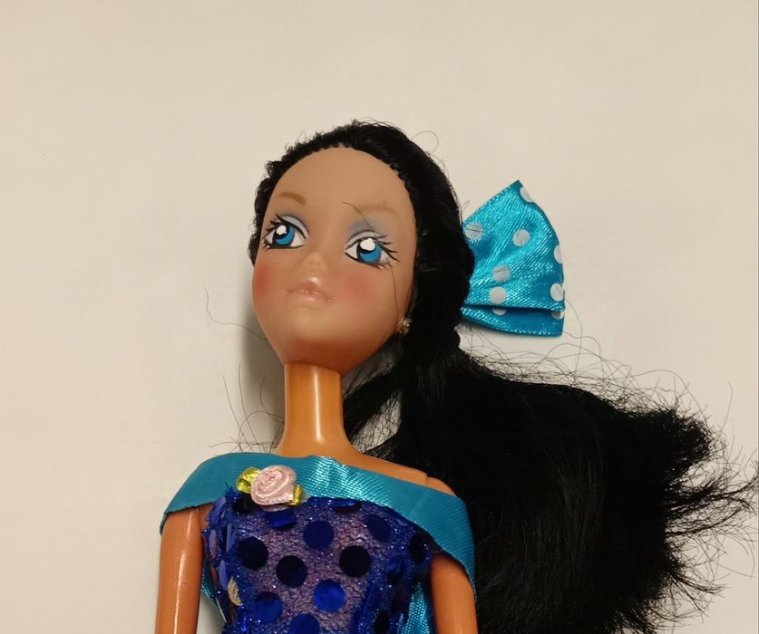 Barbies novas e antigas