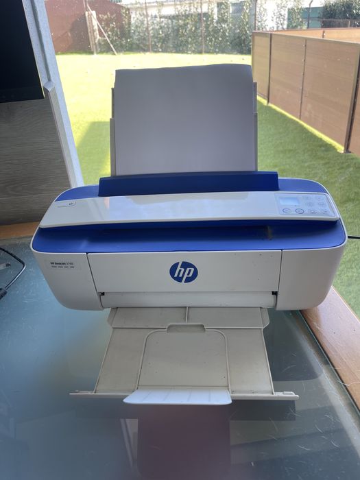 Impressora HP multifuncoes perfeito estado a trabalhar e com tinteiros