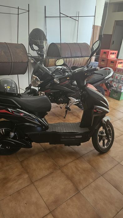 Scooter eletrica  baterias novas