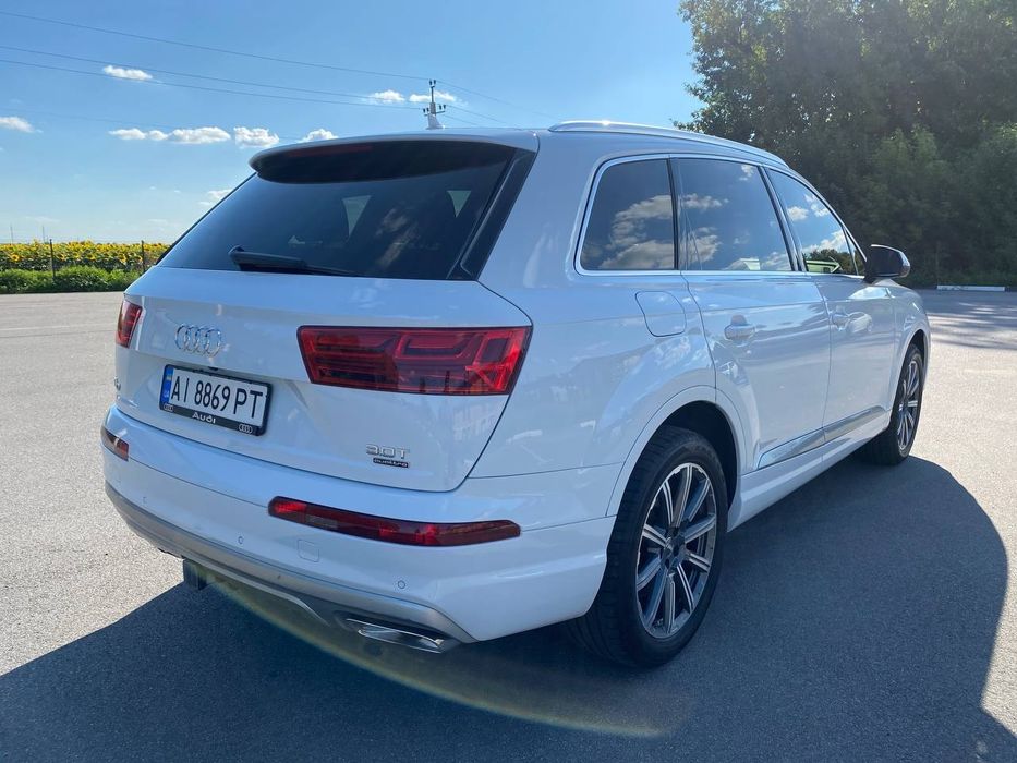 Aydi Q7 4m 2016 рік.