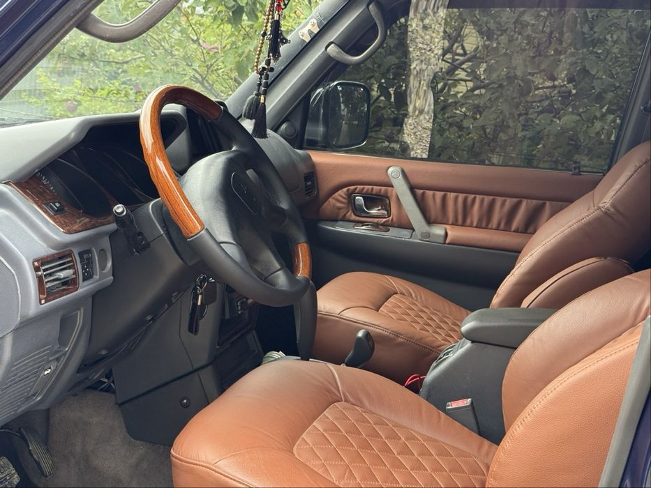 Mitsubishi Pajero 2