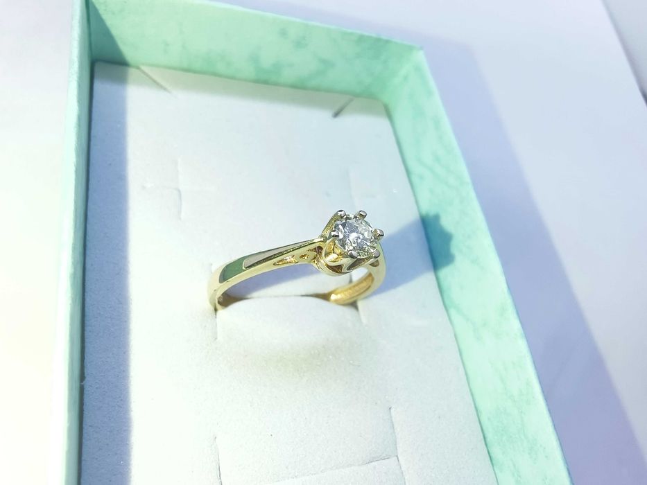 Złoty pierścionek z brylantem 0.32ct P1/F certyfikat