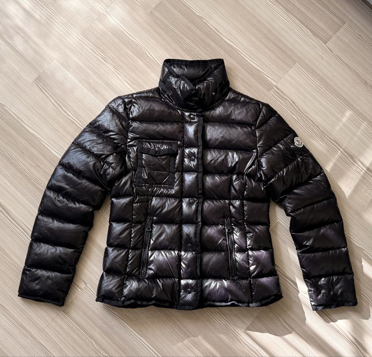 Жіночий пуховик moncler. Moncler. Жіночий пуховик.