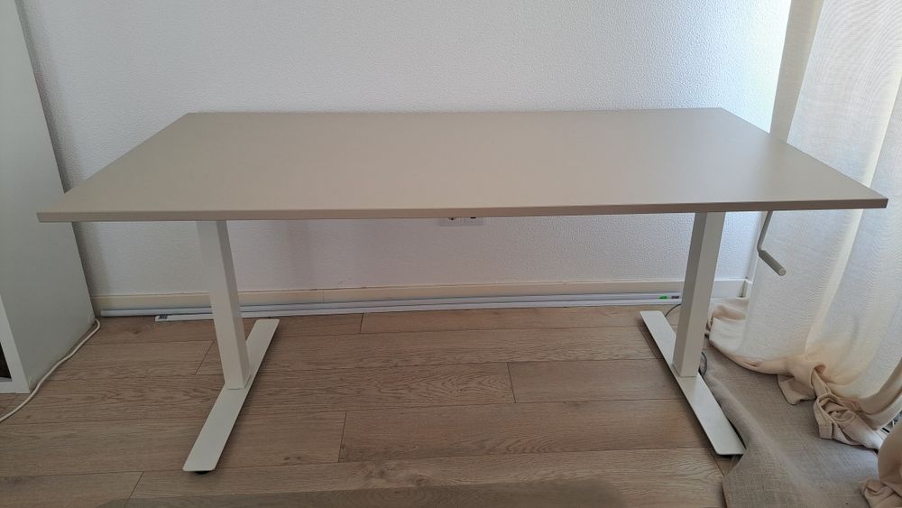 Secretária Elevatória IKEA TROTTEN 160x80 cm — Sentado/Pé