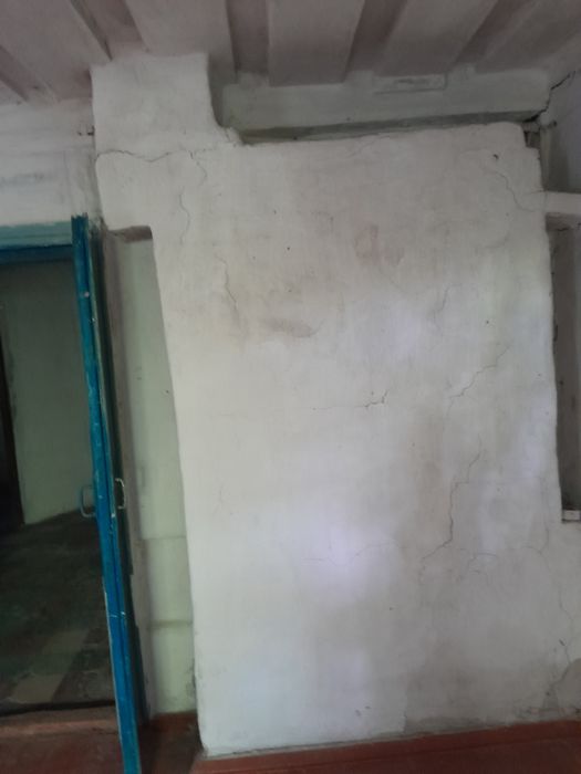 Продається будинок. Рогізно  Київська обл. Дерев'яний, глина.