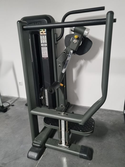 Maquina adutor abdutor e glúteos