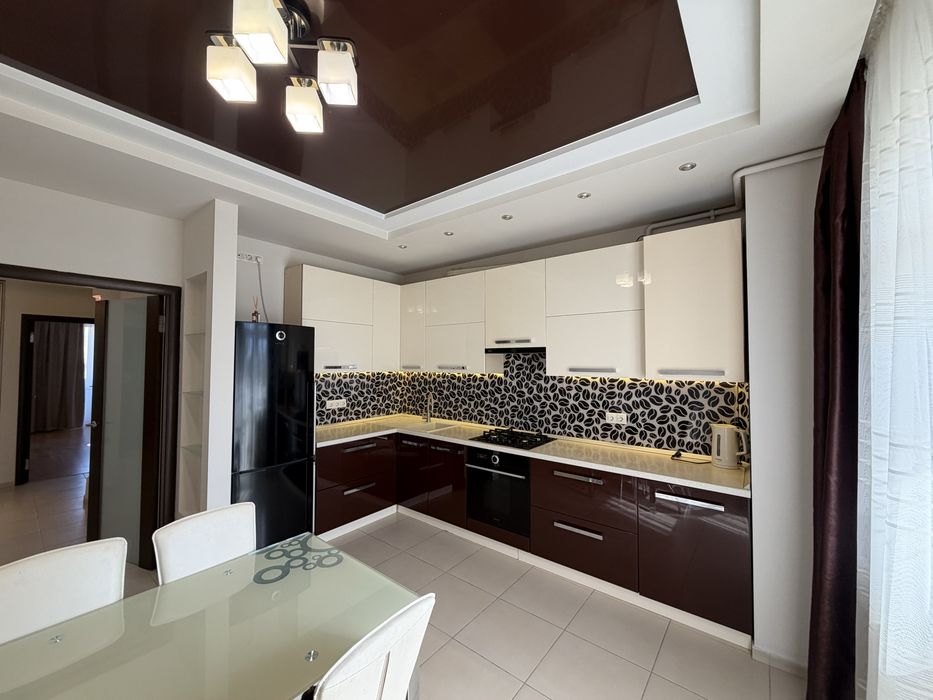 Оренда 2-кімнатна квартира  67 м² , вул .Лазаренка, 4Б , паркомісце , з тваринами можна