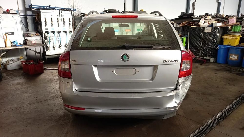 Interior Skoda Octavia II 1.6 tdi 105cv CAYC de 2010