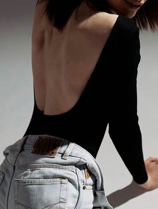 Боді з відкритою спиною