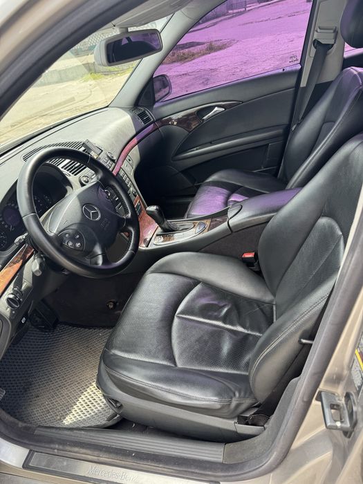 Продам Mercedes-Benz W211 2003г.