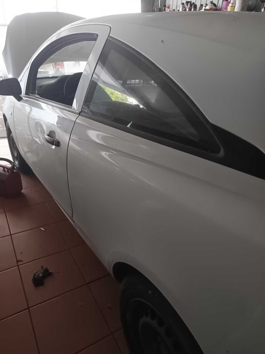 Opel Corsa Van 1.3 CDTI 2015 para pecas ou reparacao