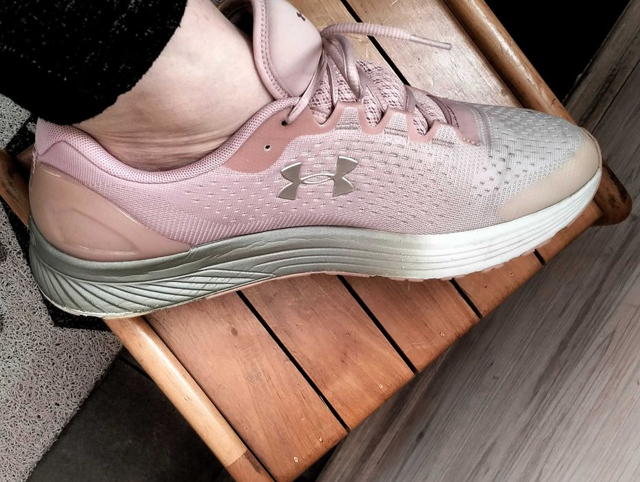 КРОССОВКИ UNDER ARMOUR орігінал 27.5-28см  США жіночі