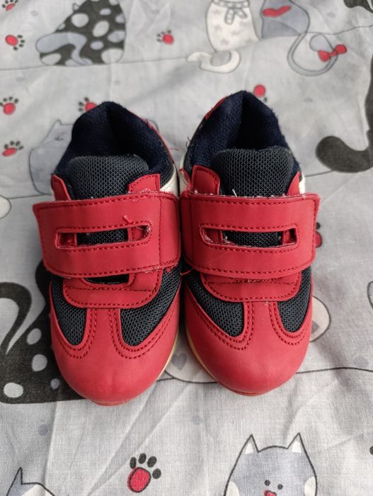 Дитячі кросівки 22 розміру