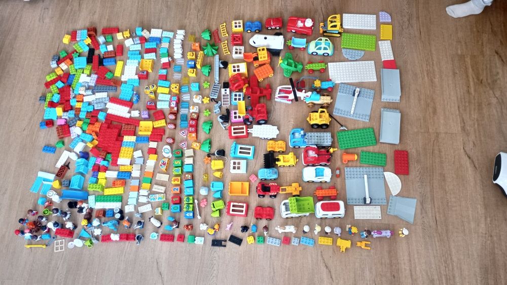 LEGO DUPLO 10 kg MIX – figurki, auta, dodatki