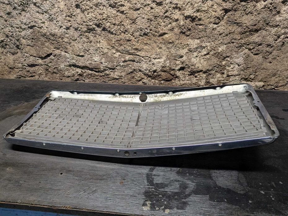 Vendo grelha frontal Mercedes benz 190/190d