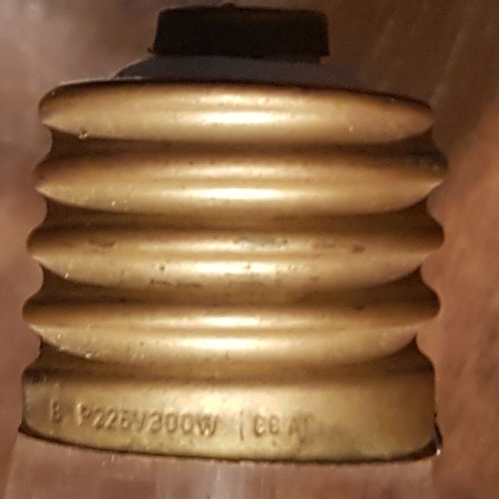 Żarówka bardzo stara moc 300 W nap. 220 V gwint e40