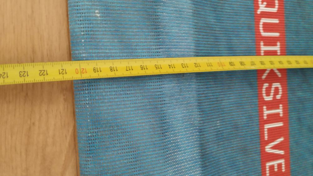 Poster Quiksilver em tela micro perfurada para pendurar