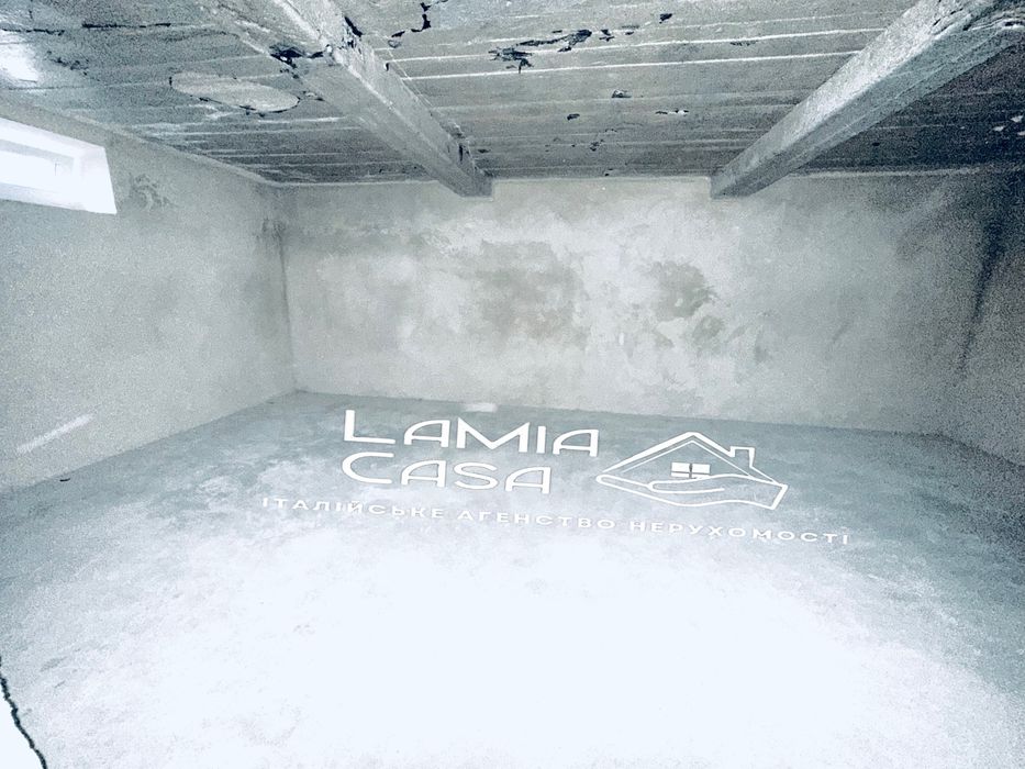 Продаж котеджу з басейном . Ближня роша