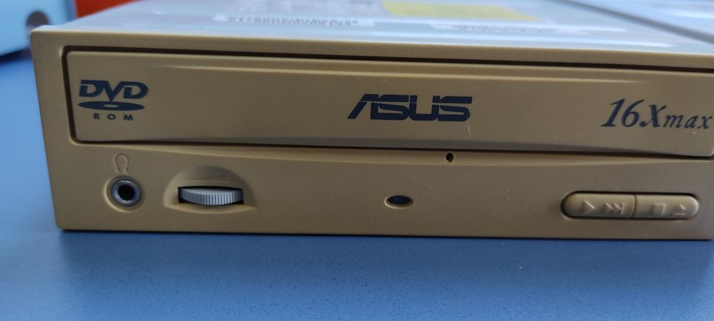 CD/DVD and floppy disk readers and writers64740939761539124