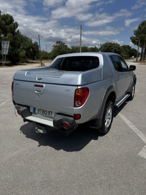 Mitsubishi L200 2.5 DI-D CD Invite AC