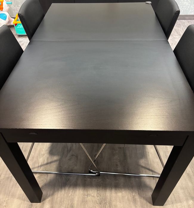 Mesa extensível + 4 cadeiras