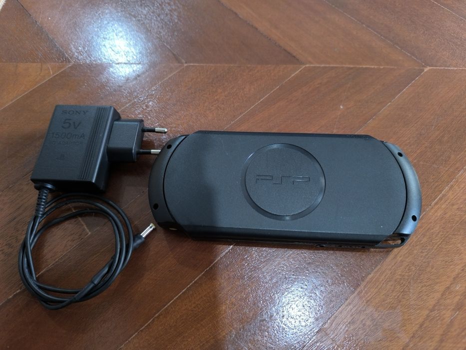 Sony PSP-E1004 (p/ arranjo ou peças)