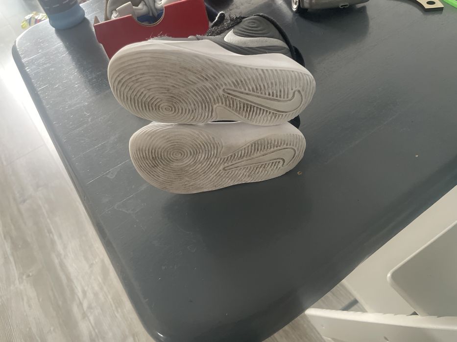Sprzedam buciki dzieciece Nike 22