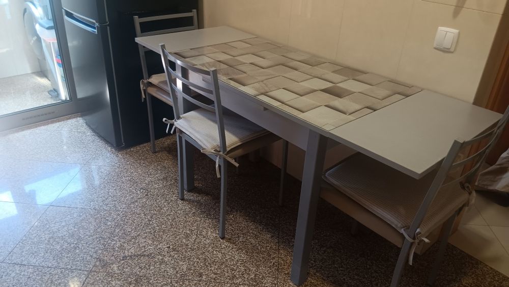 Mesa de cozinha extensivel com 3 cadeiras