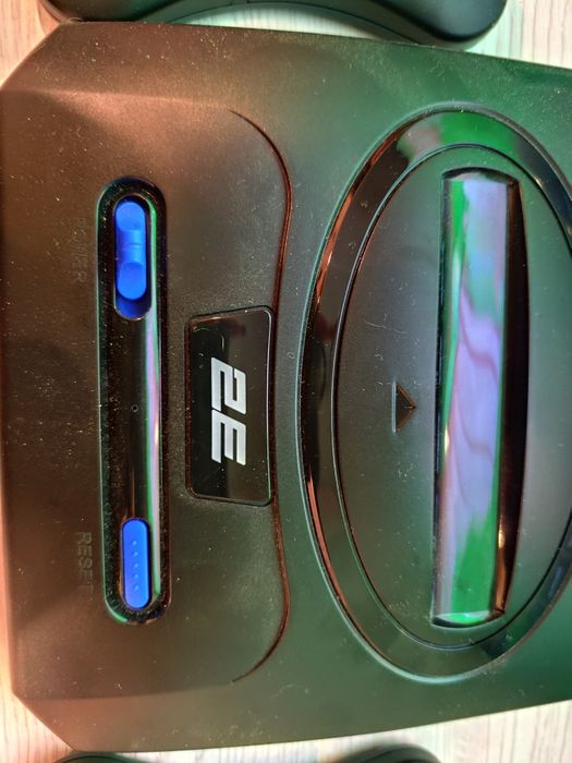 Продаю ігрову консоль 2E 16bit HDMI. 
Стан номальни