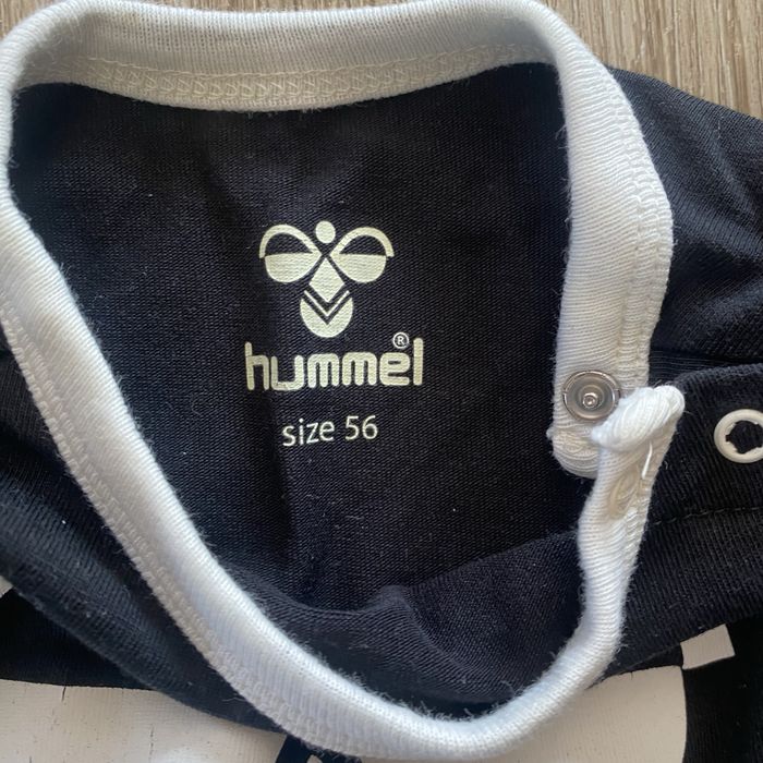 Dwa bodziaki body dla chlopca z charakterem Hummel