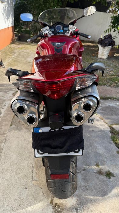 VFR 800 Honda 2006 Interessados entrar em contato com Carlos 968590472