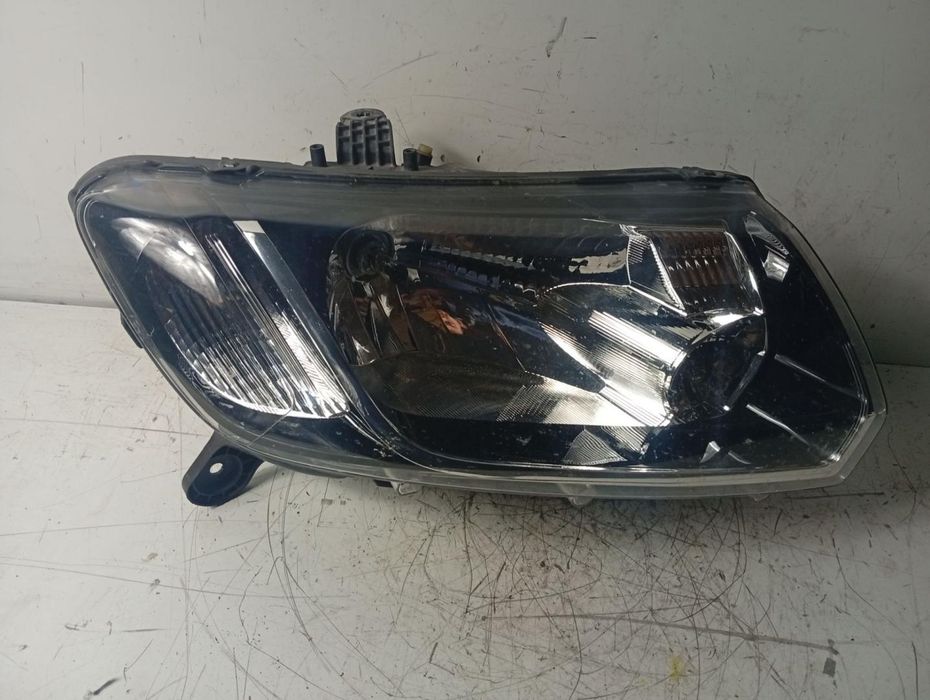 Farol Direito Dacia Sandero Ii