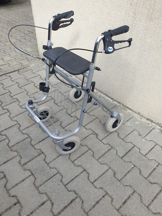 Balkonik rehabilitacyjny chodzik rehabilitacyjny rollator rehabilitacy