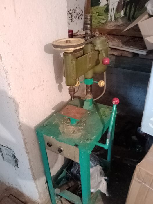 Станок свердлильний станок