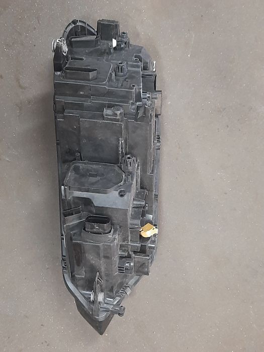 Lampa przednia prawa - Volkswagen Touran