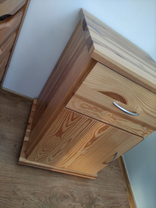 Szafka nocna sosnowa lite drewno 45x45x67