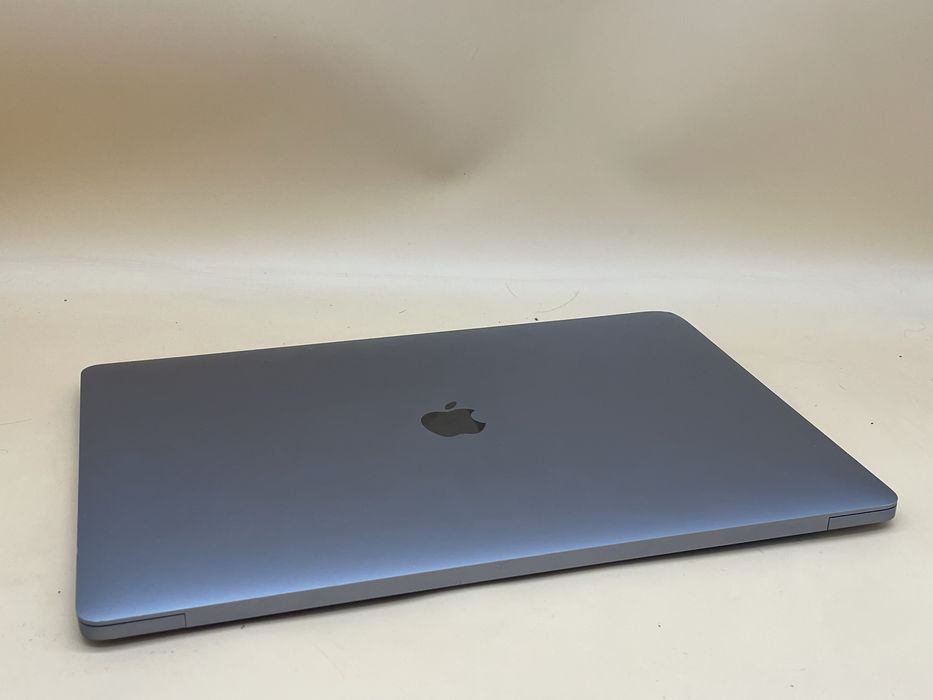 Macbook pro 2019 16 дюймів i7 512gb ssd a2141