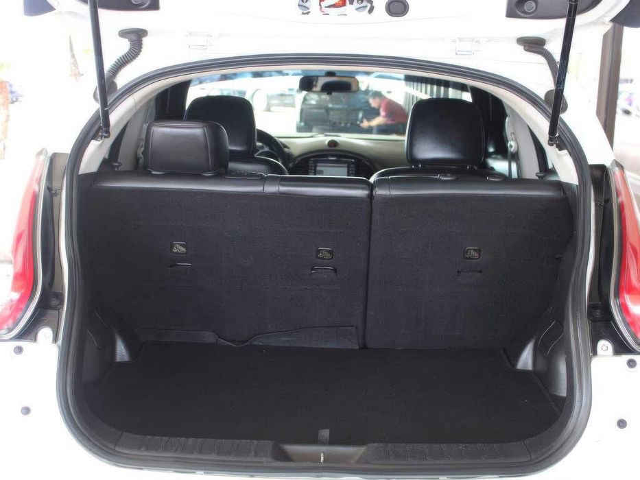 Nissan Juke SL      2016