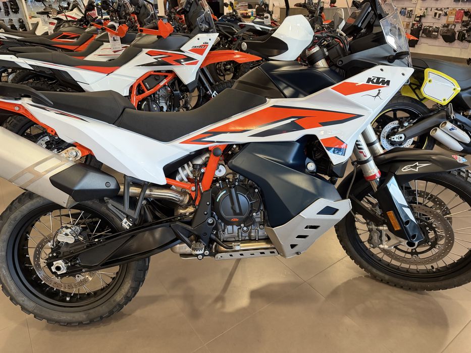Ktm 890 R ano 2023