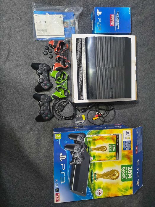 Playstation 3 Super Slim pudełko 2 pady dysk 250gb ps3
