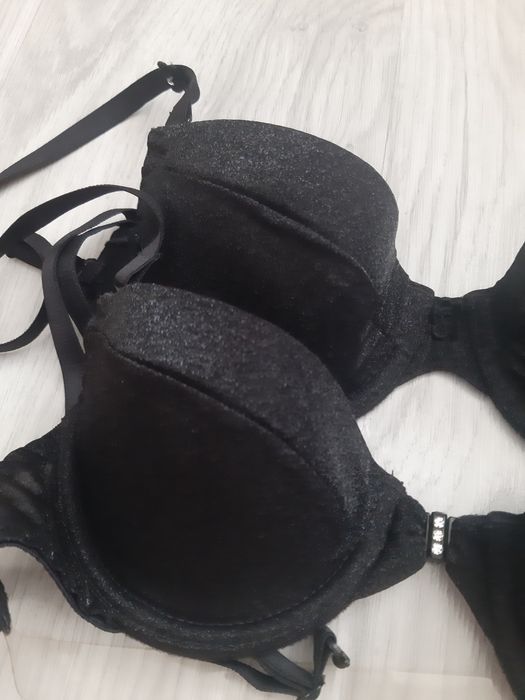 Biustonosz odkryte plecy 70A nowy 1 sztuka
