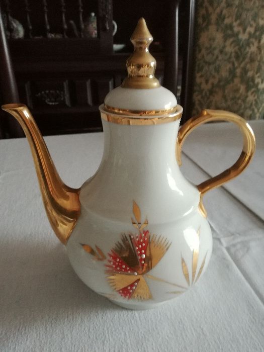 Serviço de Café de Porcelana Branca e Filé Dourado